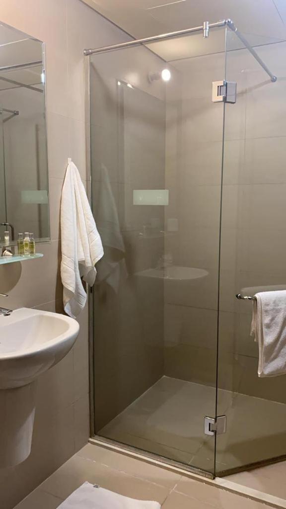 Sea View Cozy 2bhk Al Reem 6ppl - Than 10 Days Free Transportation From Airport- *